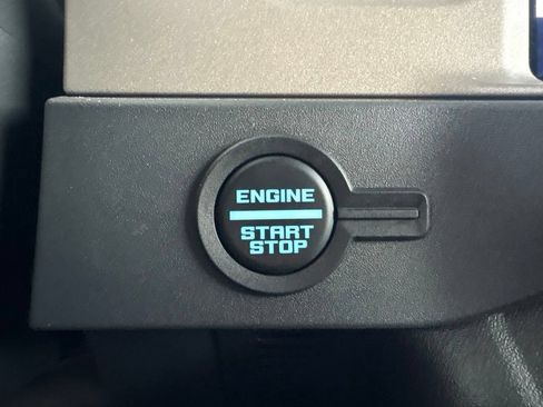Used 2025 Ford Bronco Outer Banks AWD/4WD image 25