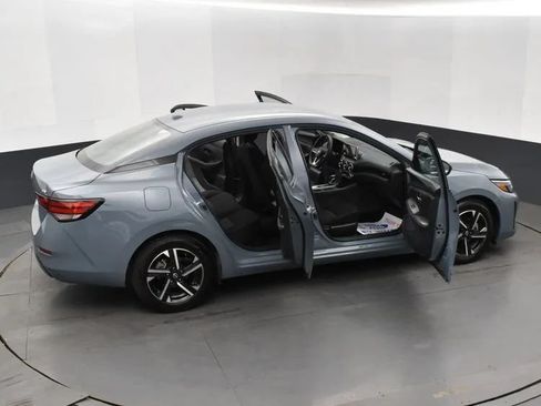 Used 2024 Nissan Sentra SV FWD image 6