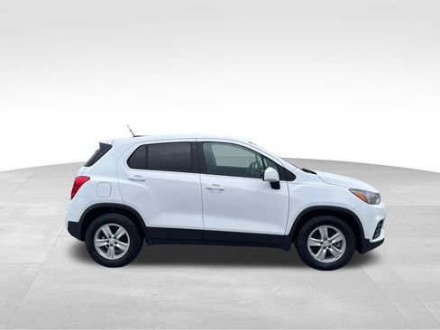 Used 2020 Chevrolet Trax LS w/ Fleet Convenience Package FWD image 7