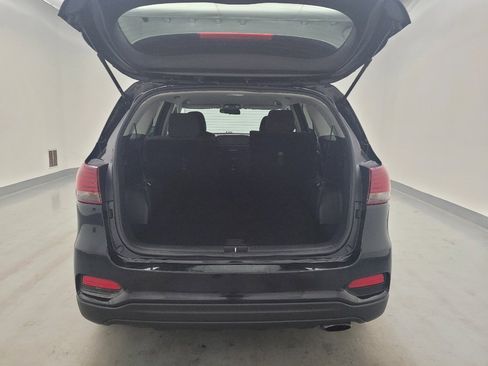 Used 2020 Kia Sorento LX FWD image 29