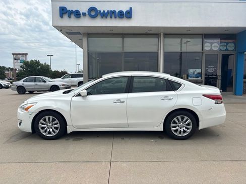 Used 2013 Nissan Altima 2.5 S FWD image 8