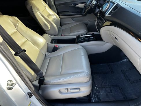 Used 2016 Honda Pilot Touring image 13