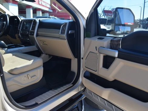 Used 2017 Ford F250 Lariat w/ Lariat Ultimate Package image 12