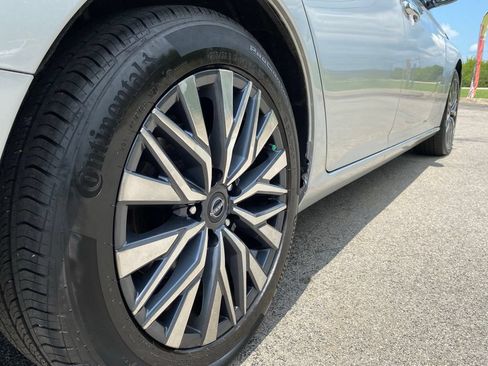 Used 2023 Nissan Altima 2.5 SV FWD image 14