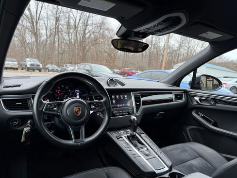 Used 2018 Porsche Macan Sport Edition image 48