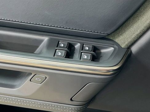 Used 2025 Rivian R1S Adventure image 17