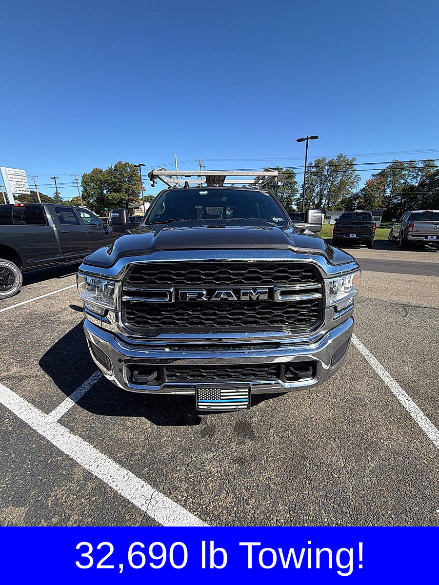 Used 2024 RAM 3500 Tradesman w/ Chrome Appearance Group AWD/4WD image 1