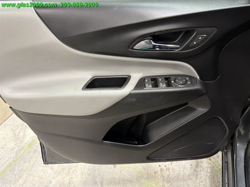 Used 2020 Chevrolet Equinox LS AWD/4WD image 25