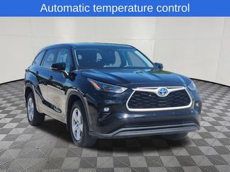 Used 2024 Toyota Highlander LE AWD/4WD video 2