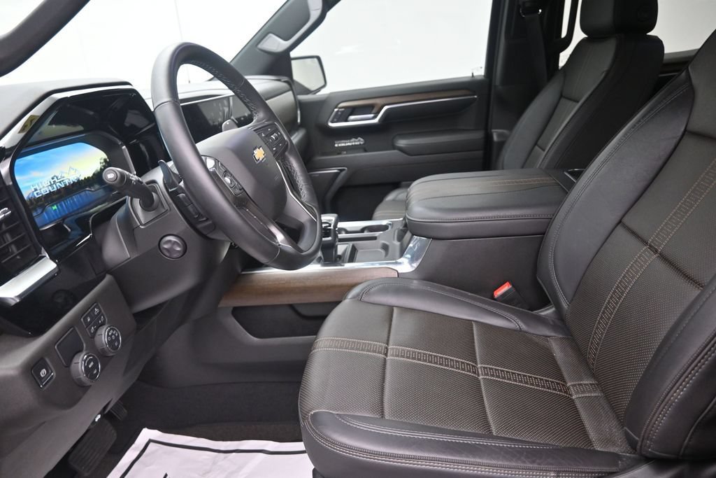 Used 2025 Chevrolet Silverado 1500 High Country RWD image 12