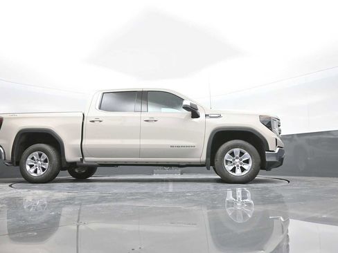 New 2026 GMC Sierra 1500 SLE w/ Preferred Package image 40