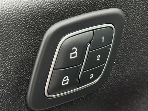 Used 2022 Ford Escape Titanium image 21