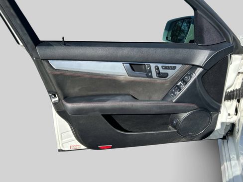 Used 2013 Mercedes-Benz C 250 Sedan image 17