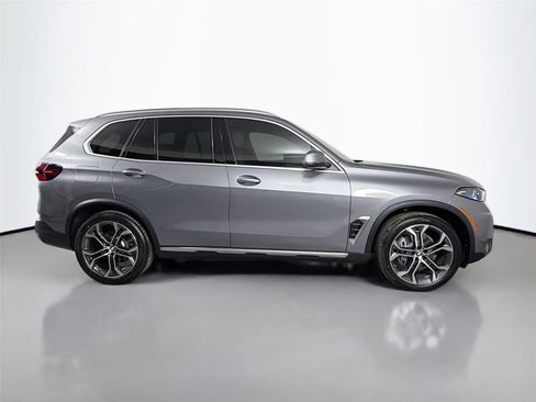 New 2026 BMW X5 xDrive40i w/ Premium Package AWD/4WD image 5