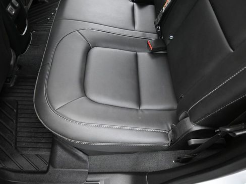 Used 2022 Chevrolet Colorado LT w/ Luxury Package image 25