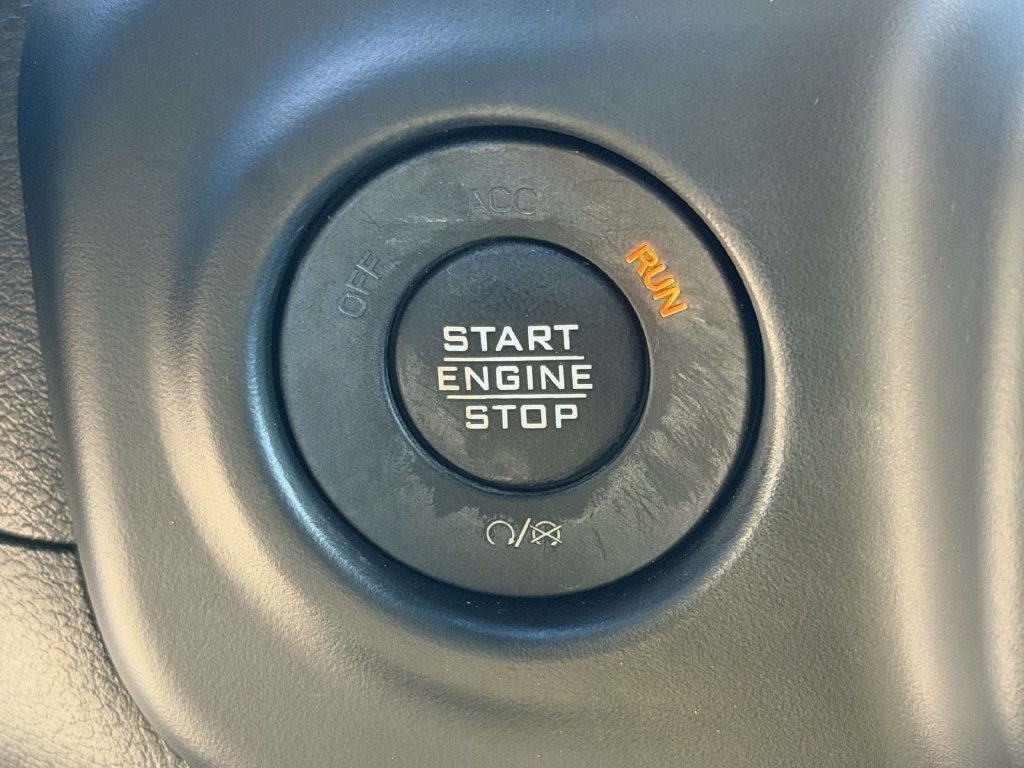 Used 2023 Jeep Wrangler Unlimited Sahara w/ Cold Weather Group AWD/4WD image 21