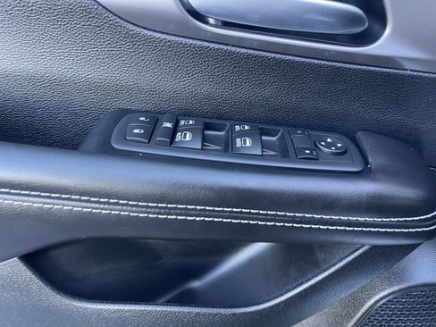 New 2026 Chrysler Pacifica Select image 16