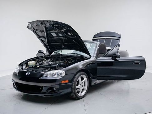 Used 2003 MAZDA MX-5 Miata image 17