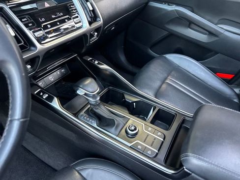 Used 2023 Kia Sorento S w/ Panoramic Sunroof Package FWD image 23