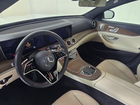 Used 2023 Mercedes-Benz E 350 4MATIC Sedan image 12