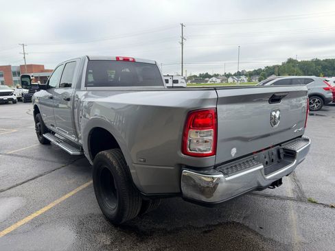 Used 2022 RAM 3500 Tradesman w/ Chrome Appearance Group AWD/4WD image 5