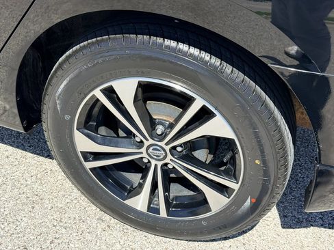 Used 2019 Nissan Sentra S FWD image 2