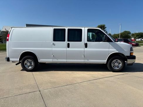 Used 2021 Chevrolet Express 2500 Extended w/ Driver Convenience Package RWD image 5