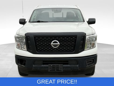 Used 2018 Nissan Titan S w/ GAWR Package AWD/4WD image 12