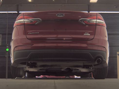 Used 2020 Ford Fusion SE image 8