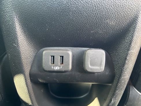Used 2020 GMC Canyon SLE w/ Driver Alert Package AWD/4WD image 13