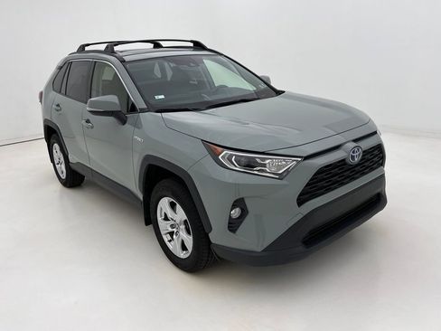 Used 2021 Toyota RAV4 XLE image 6