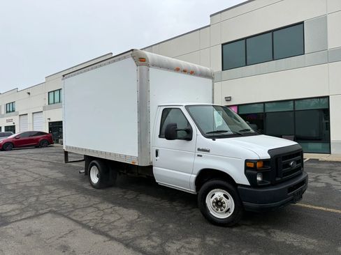 Used 2010 Ford E-350 and Econoline 350 Super Duty image 2