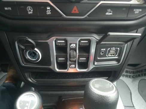 Certified 2023 Jeep Wrangler Sport image 22