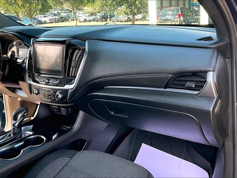 Used 2023 Chevrolet Traverse LT FWD image 28