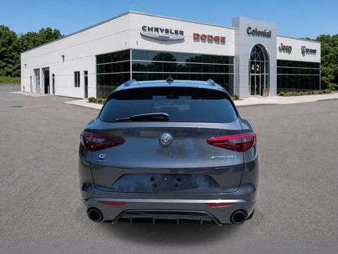 Used 2023 Alfa Romeo Stelvio Veloce AWD/4WD image 5