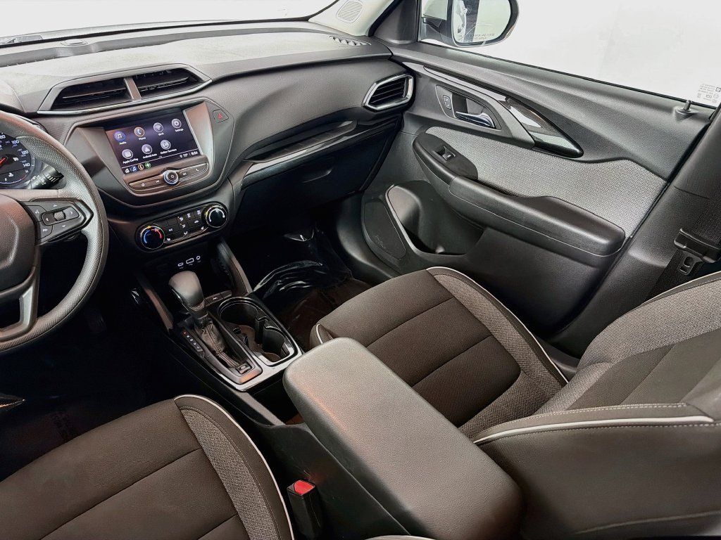 Used 2021 Chevrolet TrailBlazer LT FWD image 22
