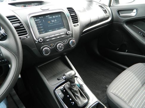 Used 2018 Kia Forte LX w/ LX Popular Package image 20