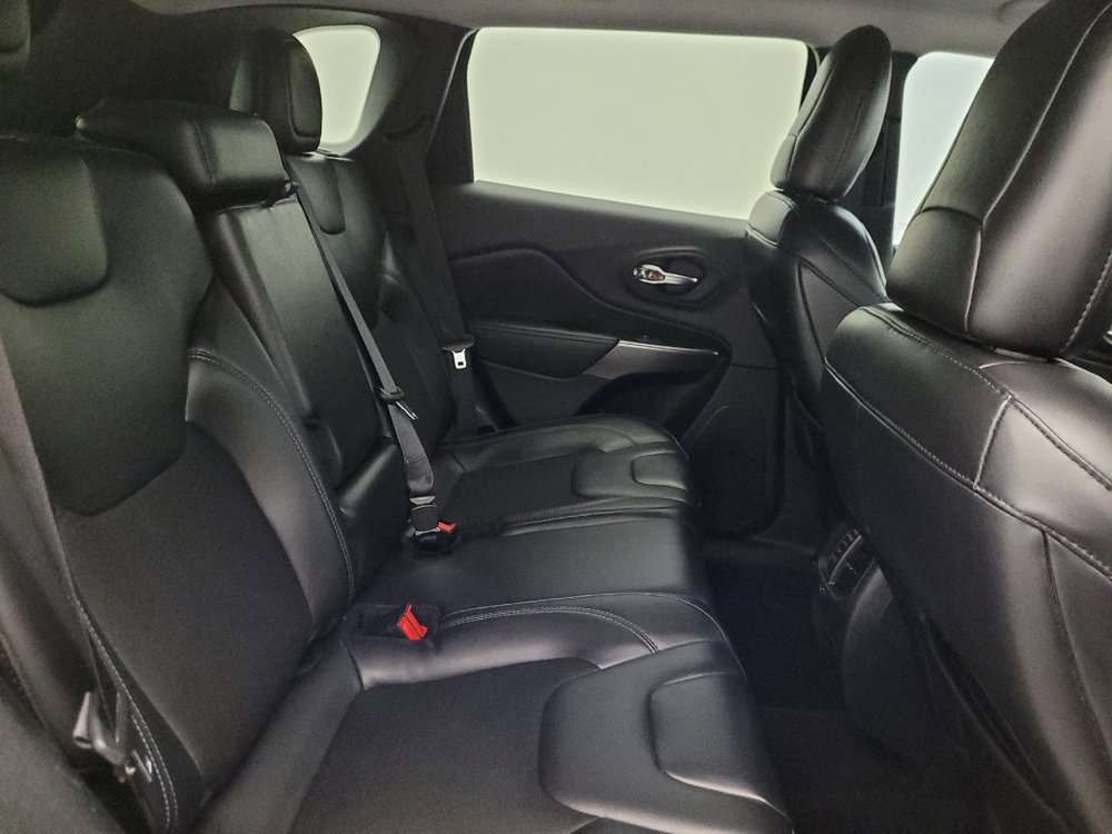 Used 2020 Jeep Cherokee Latitude Plus FWD image 19