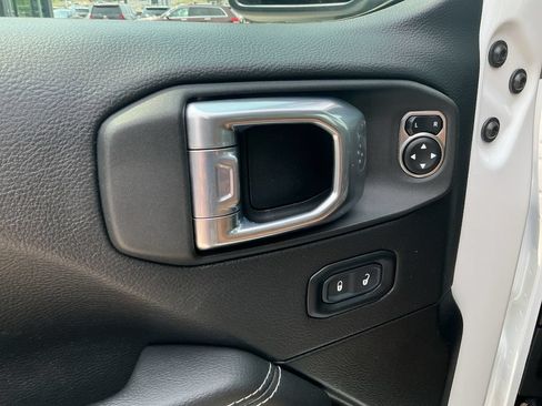 Used 2021 Jeep Wrangler Unlimited Rubicon AWD/4WD image 29
