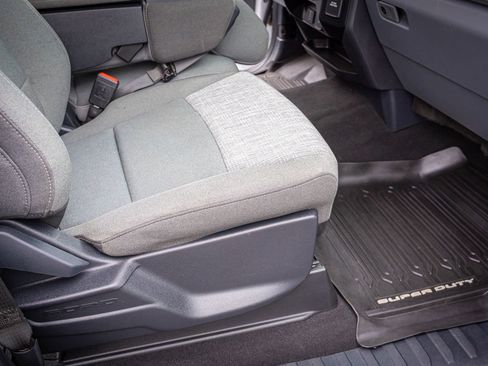 Used 2023 Ford F250 XLT w/ FX4 Off-Road Package image 31