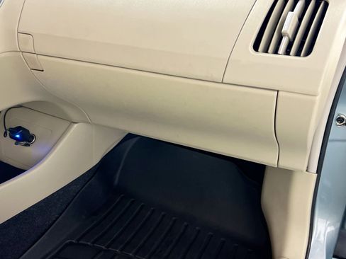 Used 2015 Toyota Prius Two image 35