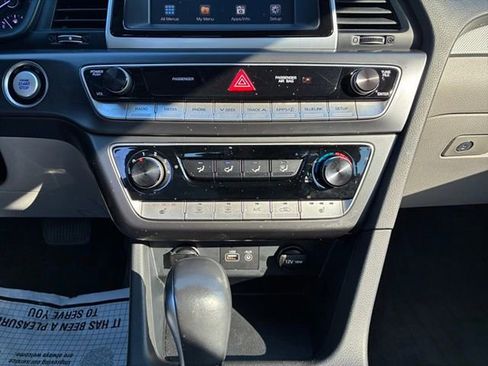 Used 2018 Hyundai Sonata SEL image 16