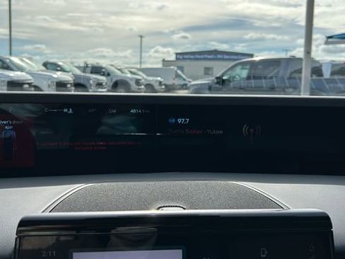 Used 2025 Lincoln Nautilus Reserve image 19