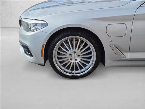 Used 2019 BMW 530e w/ Convenience Package RWD image 25