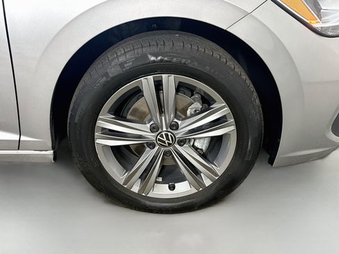 Used 2024 Volkswagen Jetta SE FWD image 32