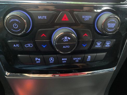 Used 2021 Jeep Grand Cherokee Laredo X image 38