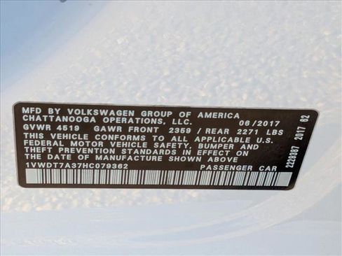 Used 2017 Volkswagen Passat 1.8T R-Line w/ R-Line Lighting Package image 22