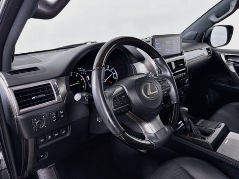 Used 2023 Lexus GX 460 Luxury w/ Sport Design Package AWD/4WD image 9