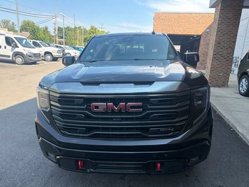 Used 2024 GMC Sierra 1500 AT4 w/ AT4 Preferred Package AWD/4WD image 2