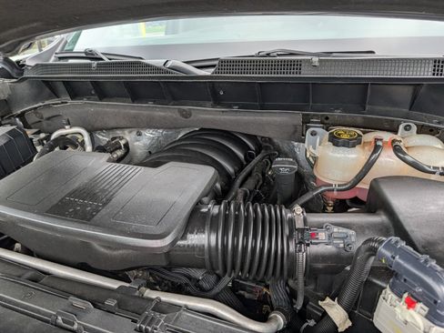 Used 2021 Chevrolet Silverado 1500 LT AWD/4WD image 28